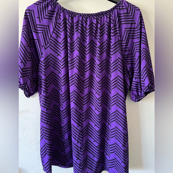Beautiful purple blouse. Black and purple design. - Picture 5 of 7